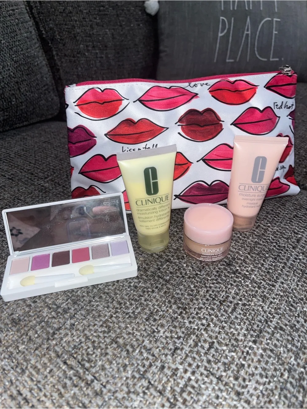 New Clinique 4 Piece w/Cute Pouch!